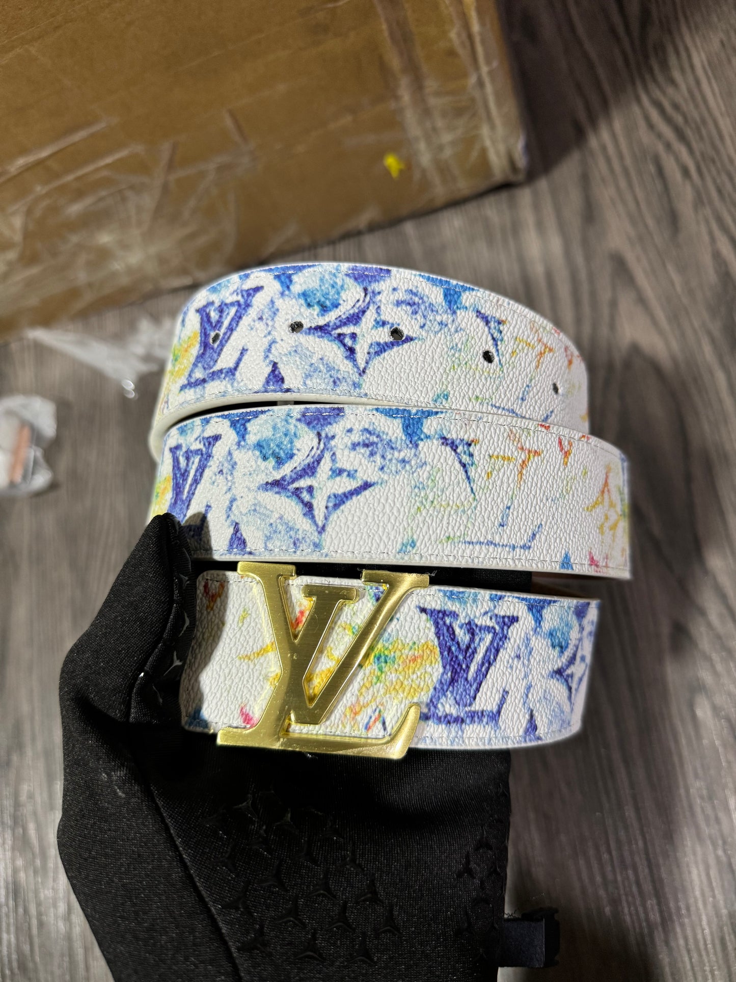 Correa LV Shine Buckle Gold